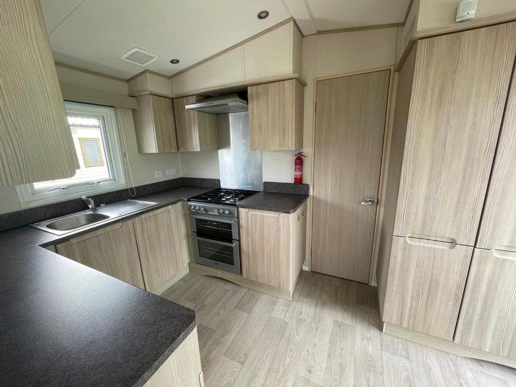 Pg177 Golden Palm Resort 8 Berth Caravan With Decking Chapel Saint Leonards Exteriér fotografie